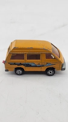 Furgoneta Majorette Francia Toyota Lite Ace #216 1/52 amarilla - vintage, jugada con Foto 1 de 4
