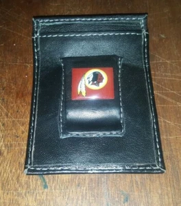 WASHINGTON REDSKINS NFL FOOTBALL SCHWARZ LEDER EMAILLE EMBLEM AUSWEIS GELDKLAMMER - Bild 1 von 2