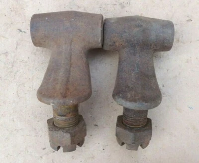 Ford Modelo T 1917 1925 PERCHAS DE RESORTE TRASERO Par original con perchas de engrasadores Foto 1 de 4