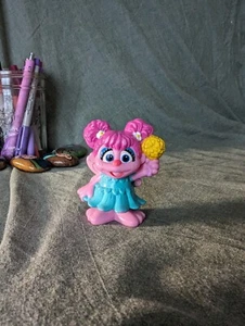 Sesamstraße Abby Cadabby Figur 2,5" lose rosa Spielschule PBS Blumen Kuchen - Bild 1 von 12