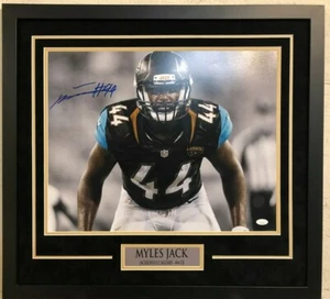 MYLES JACK FRAMED SIGNED JACKSONVILLE JAGUARS 16x20 PHOTO JSA COA - Picture 1 of 3