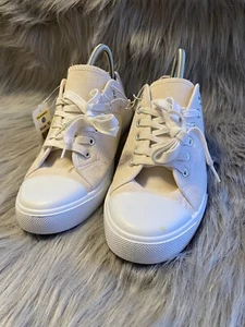 Bobbie Brooks Shoes Womens Size 10 Off White Cream Color Lace Up Low Top - Picture 1 of 7
