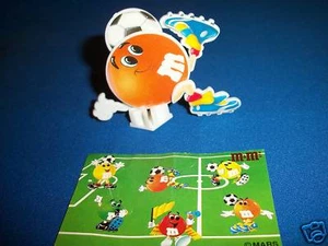 M&M's SOCCER FOOTBALL KICKER Pegatina Junta M&M Figura Bolsillo Sorpresa - Imagen 1 de 5
