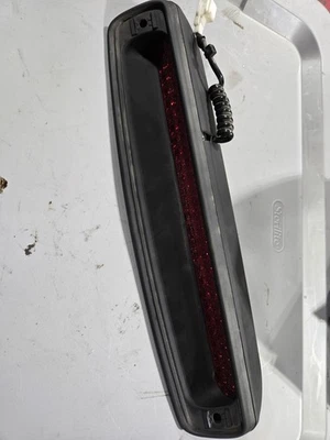 Tercera luz de freno Hyundai Tucson 05-09 probada por fabricantes de equipos originales Foto 1 de 4