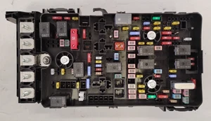 OEM Fusebox Relay Module For 2020-2022 Chrysler Voyager - Picture 1 of 10