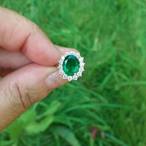 Anello  in argento 925 con smeraldo simulato e zirconi - Foto 1 di 3