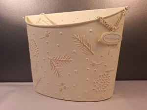 Hallmark Porta Carte di Natale in Metallo Tascabile da Appendere a Parete 10x7,5" Avorio Nuovo con etichette - Foto 1 di 9