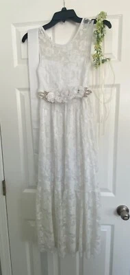 Girls White Bridesmaid/Communion/Wedding/Party Dress & Flower Belt, Size 10-11  - Image 1 of 2
