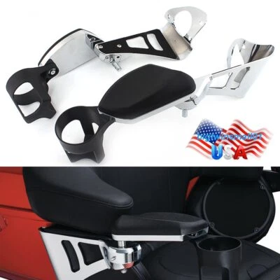 Reposabrazos cromados para pasajeros con soporte para bebidas para Harley Touring Tri Glide Foto 1 de 4