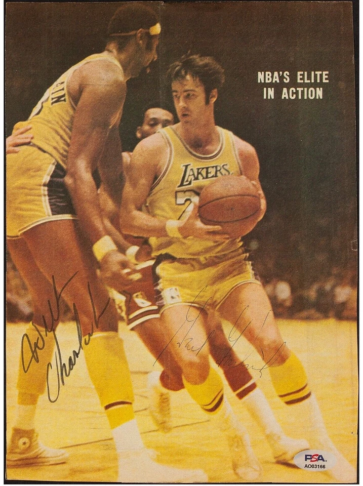 Foto de periódico firmada doble de Wilt Chamberlain & Gail Goodrich de la década de 1970 PSA automática Foto 1 de 3