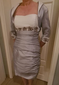 Sehr schönes festliches Schnürkleid (Gr.36)(silber) mit Jäckchen, 1 mal getragen - Bild 1 von 15