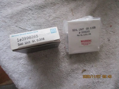 Vedações de óleo de haste de válvula de motores Chevrolet Impala 396-400 NOS 1965-1970-3998265 - Imagem 1 de 4