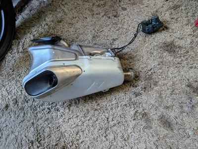 Ducati Panigale V4 2022 Exhaust Silencer Catalyst Converter,Servo Motor + Cables - Image 1 of 4