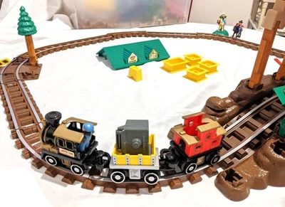 Lincoln Logs Gold Mine Express Train Set 2001 + 125 troncos Toys R Us Original Foto 1 de 4