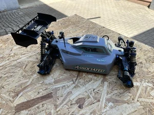Team Associated RC8B4 - Bild 1 von 8