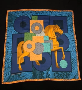 Square Silk Scarf CAVALIER EN FORMES  88 cm geometric/Horse Design Blue/Orange - Bild 1 von 10