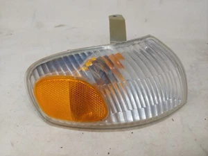 1998-2002 Chevrolet Prizm Passenger Side Right Parking Light turn Signal Oem - Picture 1 of 4