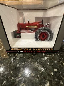 Specast International Harvester Farmall 450 Gas 30 TH. Anniversary Edition - Picture 1 of 5