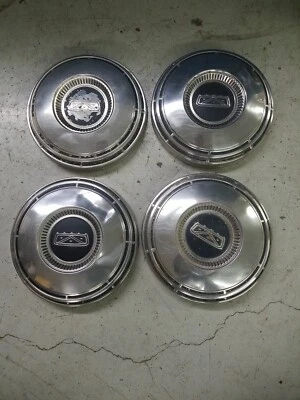 *Juego de 4* Tapacubos Ford Torino Fairlane 1968-1974 vintage 10,5" usados Foto 1 de 4