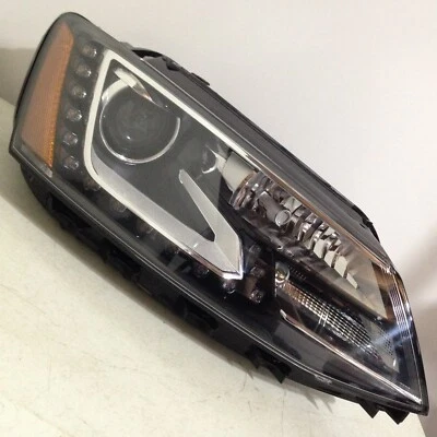 Volkswagen Jetta 2012-2016 lado derecho pasajero xenón HID con faro LED fabricante de equipos originales Foto 1 de 4