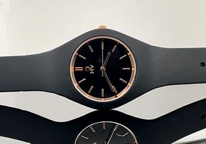 SCHMUCKJAGD SPORTLICHE DAMEN UHR MIT SILIKONBAND FARBE SCHWARZ - Bild 1 von 4