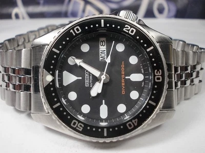 SEIKO SCUBA DIVERS SKX013 DAY/DATE AUTO MIDSIZE WATCH 7S26-0030 (SN 762074) - Image 1 of 4