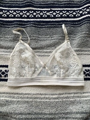 Womens White Laced Bra Size Small  - Image 1 of 4