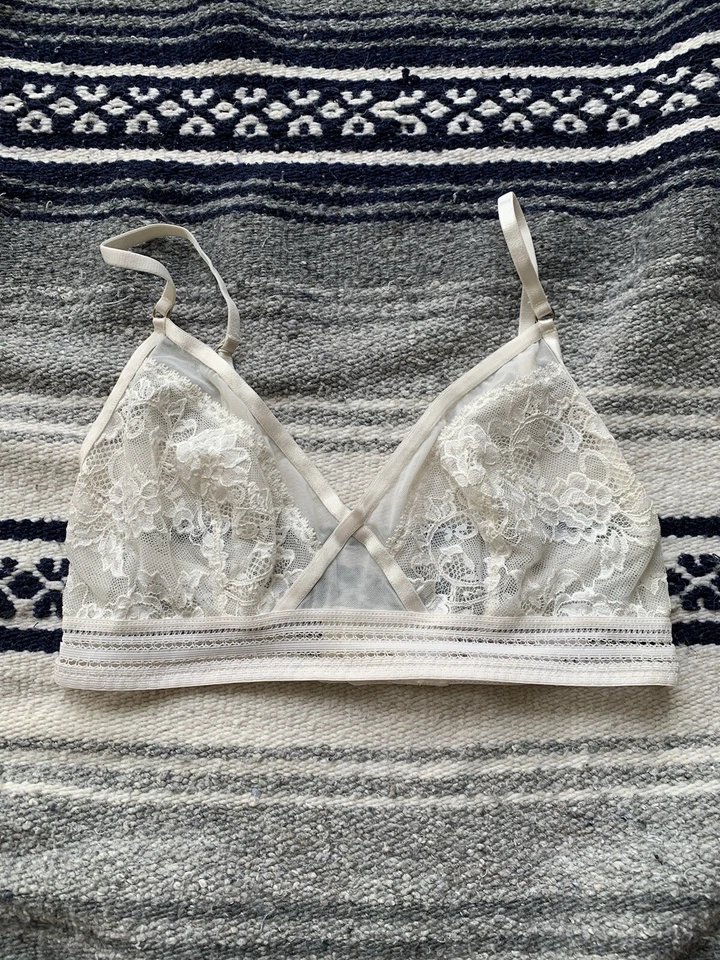 Womens White Laced Bra Size Small  - Image 1 of 4
