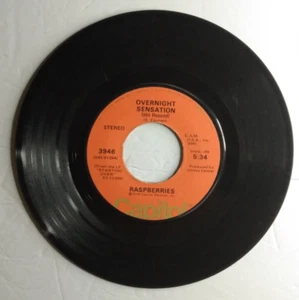 Raspberries – Overnight Sensation (Hit Record) / Hands On You - 45 RPM Single - Picture 1 of 2