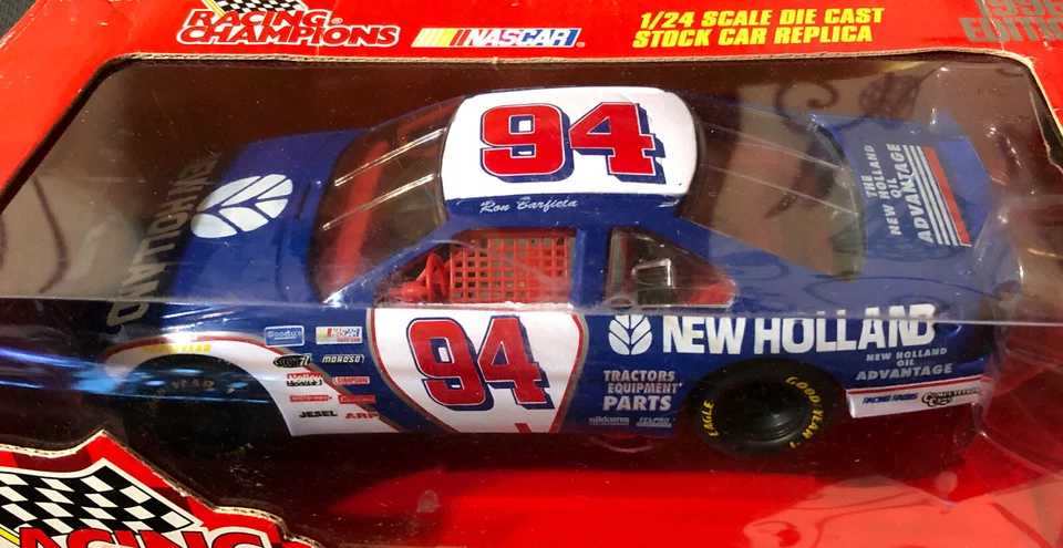 Réplica Racing Champions Diecast 1:24 1996 Edition #94 New Holland - Imagem 1 de 4