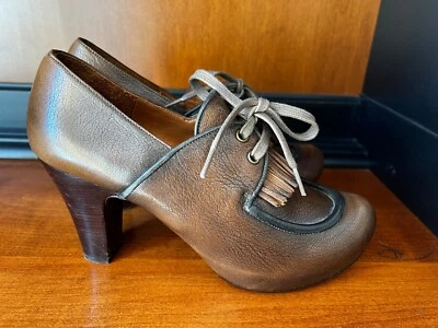 TACONES OXFORD VINTAGE CHIE MIHARA MARRÓN NEGRO KILTIE BROGUE PLATAFORMA UE 38.8 US 8 Foto 1 de 4