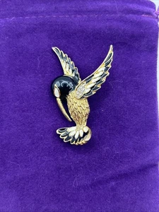 Beautiful Hummingbird with Glitter Enamel Pin, Brooch for Jacket, - Picture 1 of 6