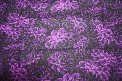 FLORES EN MORADO Y NEGRO DE JINNY BEYER - TELA 100% ALGODÓN Foto 1 de 4