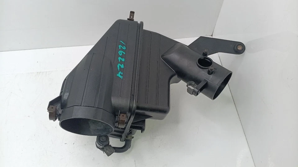 Caja filtro de aire OEM 2001 2002 2003 2004 2005 Lexus IS300 Foto 1 de 4