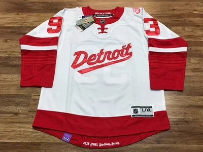 BOYS L/XL  NEW NHL Detroit Red Wings #93 Alex DeBrincat Stadium Series Jersey - Image 1 of 4