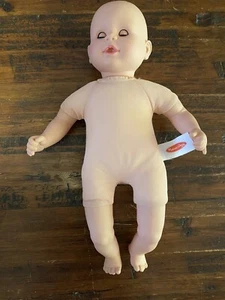 Melissa & Doug Mine to Love Lucy Twin Baby Mädchen Puppe weicher Körper braune Augen Vinyl - Bild 1 von 7