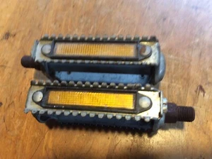 2 Same Vintage Pedals With Reflectors - Very Good - Picture 1 of 4