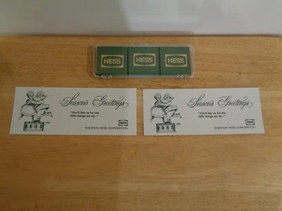 LOTE DE 3 PIEZAS DE DULCES ENVUELTOS EN PAPEL DE ALUMINIO HESS Y 2 TARJETAS DE FELICITACIÓN DE TEMPORADA Foto 1 de 2