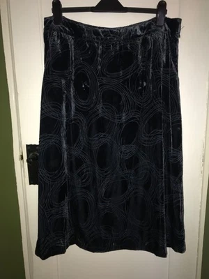 Lovely WHITE STUFF soft devore velvet gallery skirt 16 - side pockets & lined - Image 1 of 3