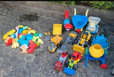 Sand-Spielzeug (Förmchen, Bagger, Eimer etc.) - Bild 1 von 3
