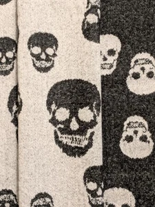 Magaschoni Home Black & White Cashmere Skull Print Fringed Throw Blanket 50"x60" - Picture 1 of 12