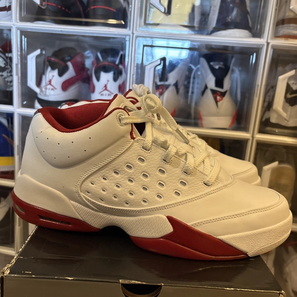 Air Jordan Melo 5.5 Bajo Blanco Rojo Universitario Talla 11.5 NUEVO- Hermoso zapato guardado en caja Foto 1 de 4