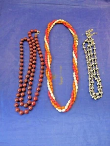 THREE VINTAGE COSTUME JEWELRY NECKLACES - ALL VERY DIFFERENT - A FUN LOT - Picture 1 of 9