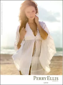 2010 anuncio de revista para trajes de baño Perry Ellis anuncio encantador 021223 - Imagen 1 de 1