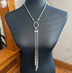 Collana Chico's Dichiarazione Gioielli 23" Regolabile Tono Argento Catena 3 Nappe Y - Foto 1 di 7
