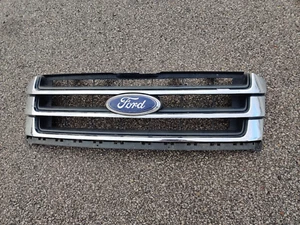 2015 - 2017 FORD EXPEDITION GRILLE CHROME - Picture 1 of 2