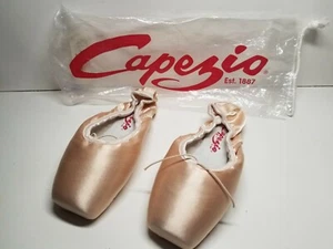 NEW Capezio 1121 Studio Pointe Shoes SIZE 7 W - NEW Old Stock Ballet Shoe - Picture 1 of 5