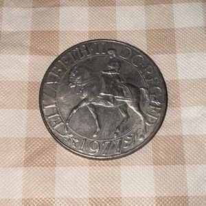 ✅ GREAT BRITAIN 1977 CROWN COIN - Picture 1 of 3