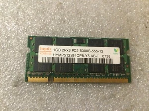 Memoria Sodimm DDR2 Hynix HYMP512S64CP8-Y5 AB-T 1GB PC2-5300 667MHz CL5 200 Pin - Foto 1 di 1