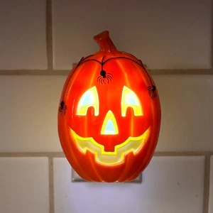 Slatkin & Co. Light-Up Wallflower Plug Pumpkin Jack-o-Lantern Fragrance Diffuser - Picture 1 of 10